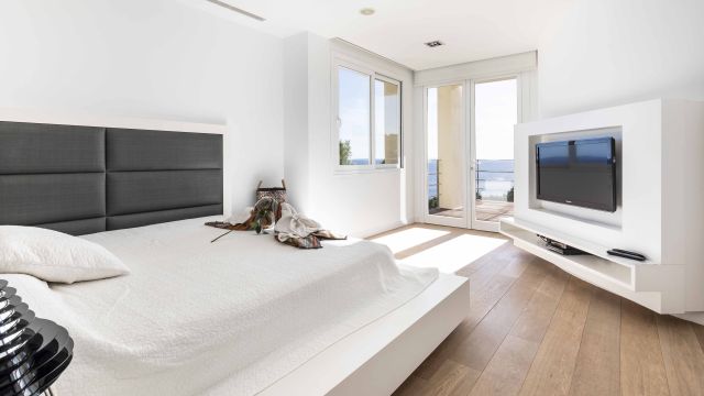 GUEST HOUSE